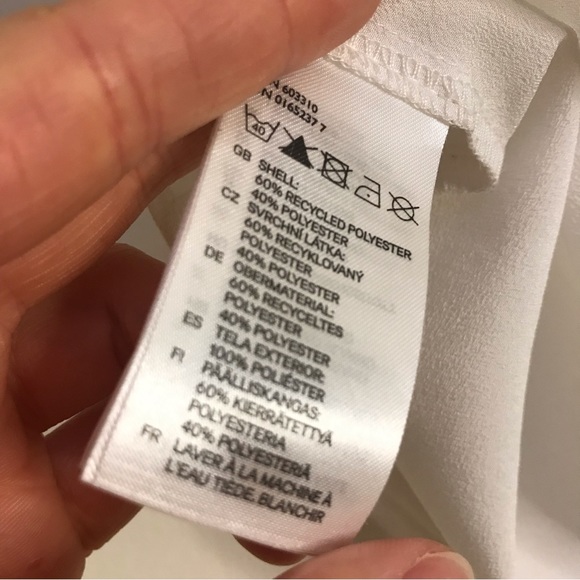 Sleeveless White H&M Blouse - Picture 6 of 6